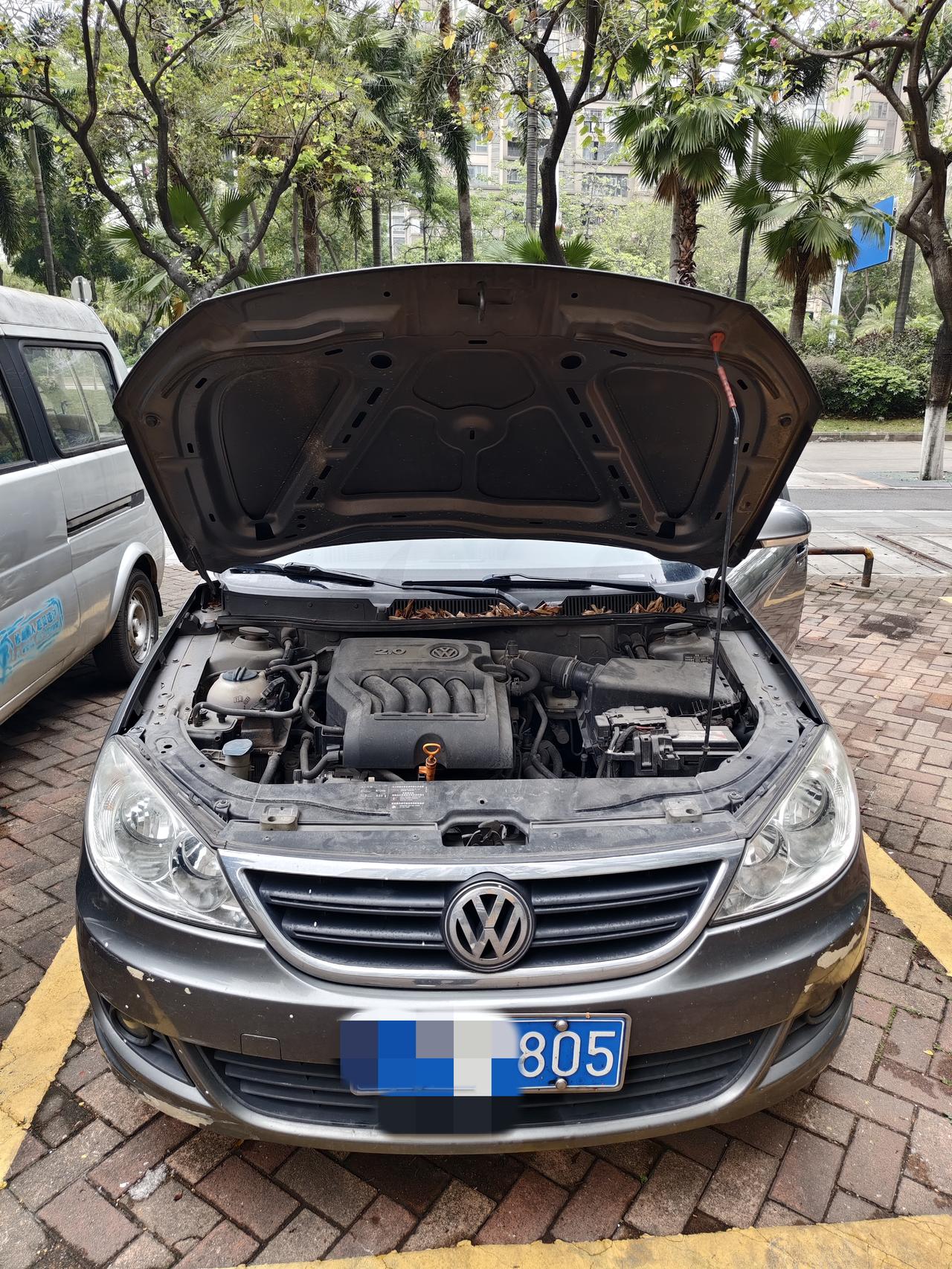 最近和车友们聊起自己的爱车，忍不住想和大家分享我的“老伙计”——2011款朗逸2