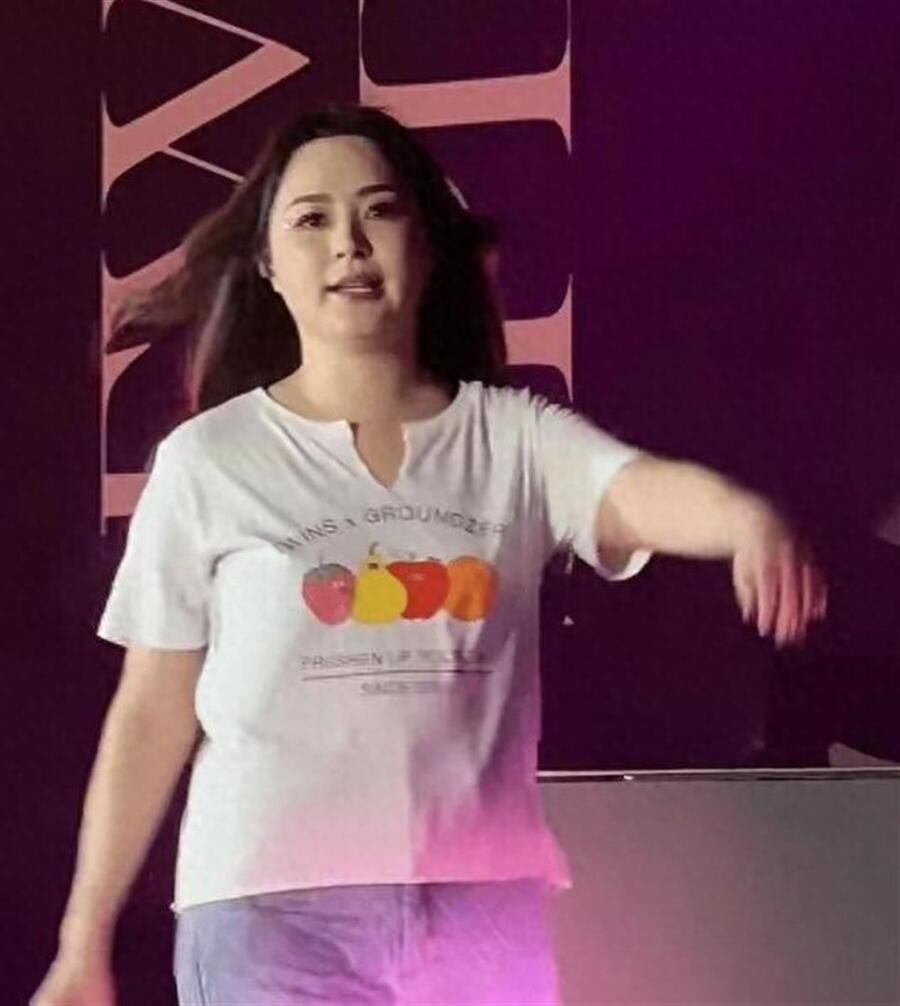 44岁阿娇透露：想做妈妈但没机会，正常情况我应该有个20岁孩子了 