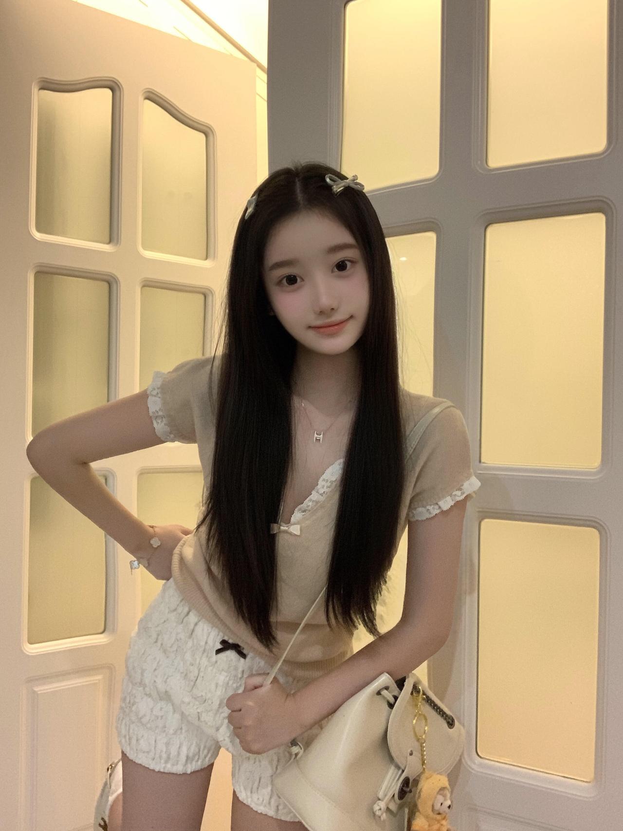 小王同学今天浅当乖乖少女◌𓂂𓋜