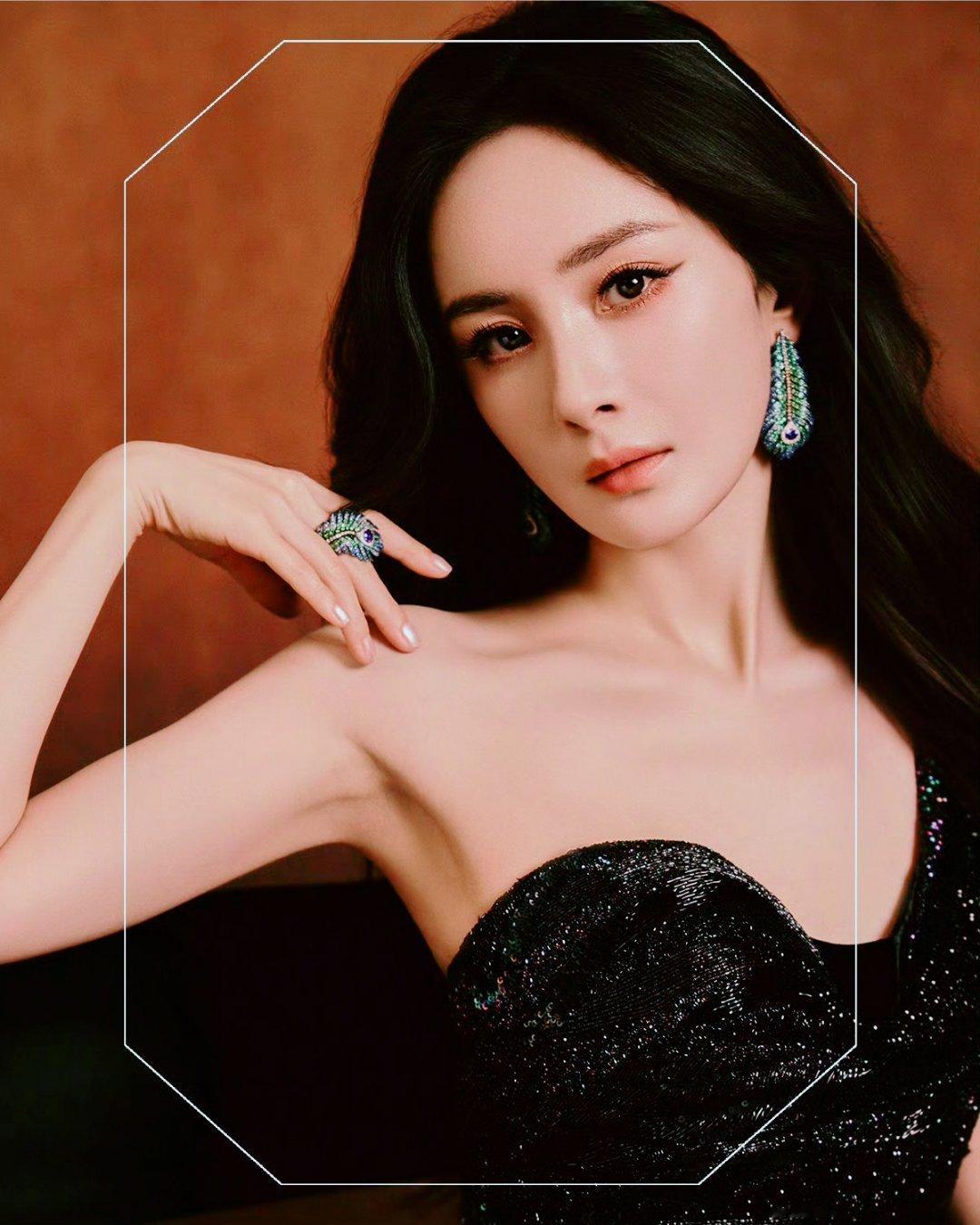 为杨幂发声，就被聚宝，好跋扈啊！这么说吧，微博之夜第二排没有人可以压杨幂，请周知