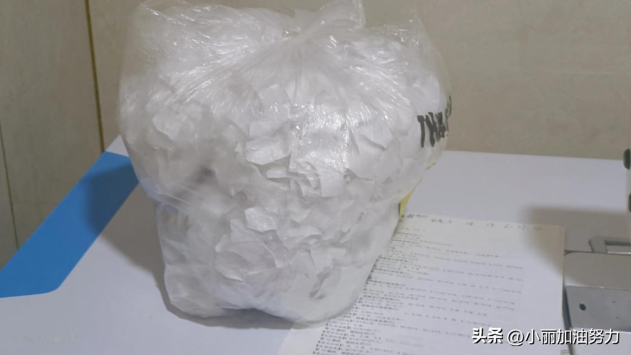 大家好我是一位白血病病人，今年第四年时间，降温了，

我们这里终于降温了，昨天穿