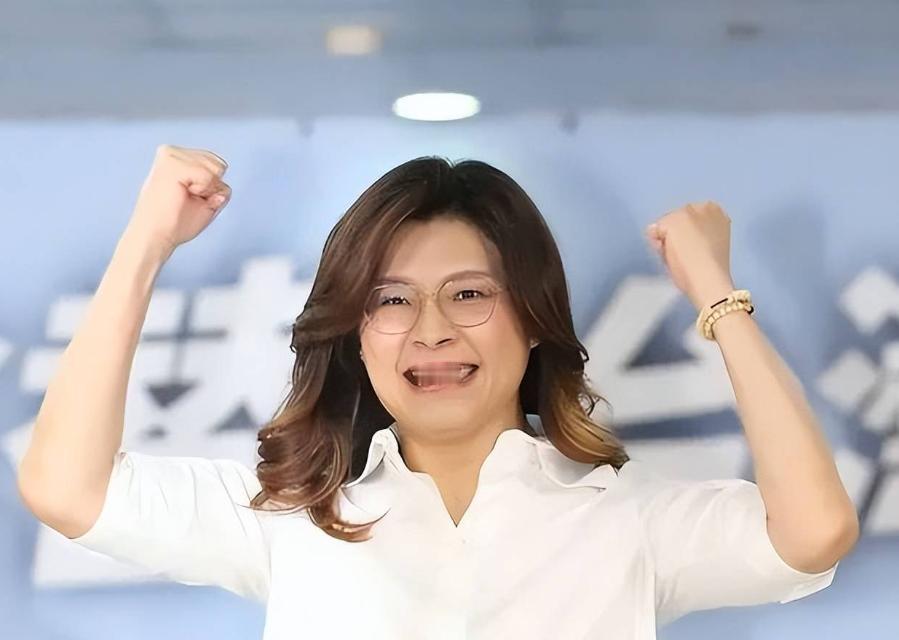 先别骂郑丽文！！！



郑丽文的做法合情合理
在台湾的政治环境里
完全符合大陆