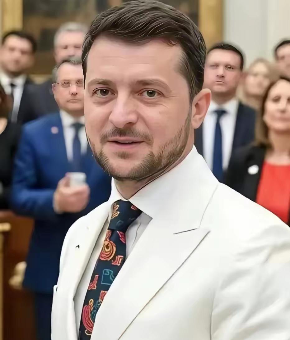 乌克兰传来消息！
​​4月28日，乌克兰议会投票结果对外公开，现场出现一边倒的投