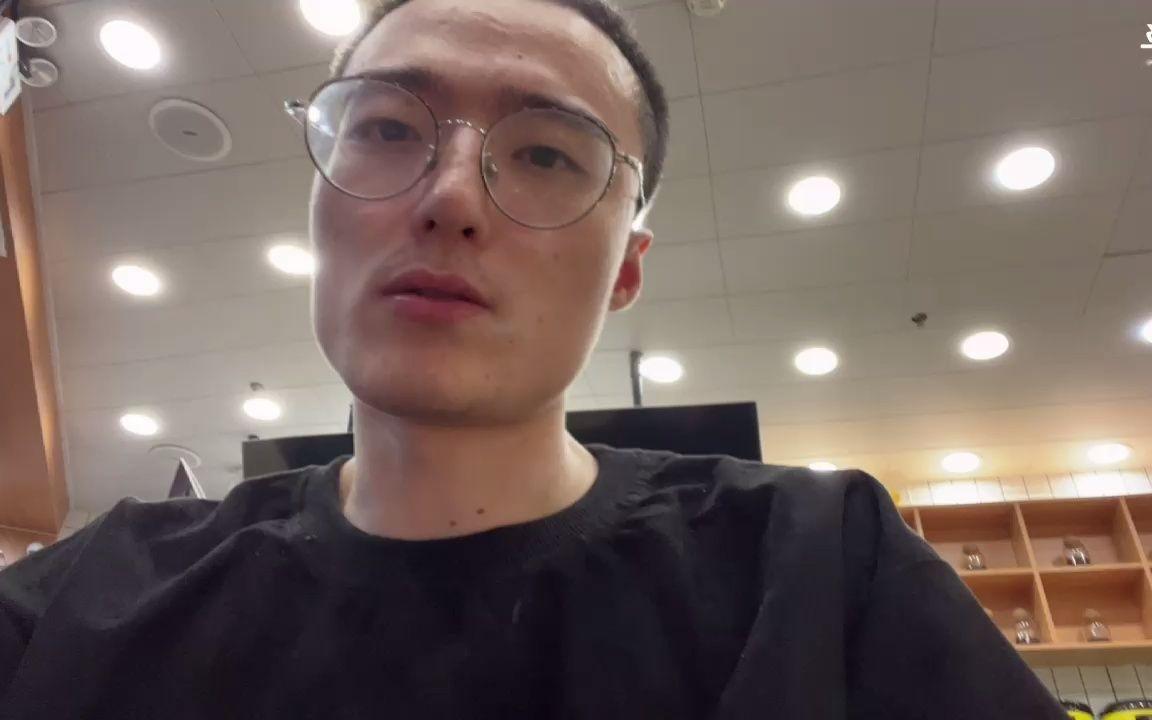 类刀圈八卦一则，昨晚零斯基深夜顶着台风打车到好姐妹森宝家哭诉ok林仔跟自己一起玩