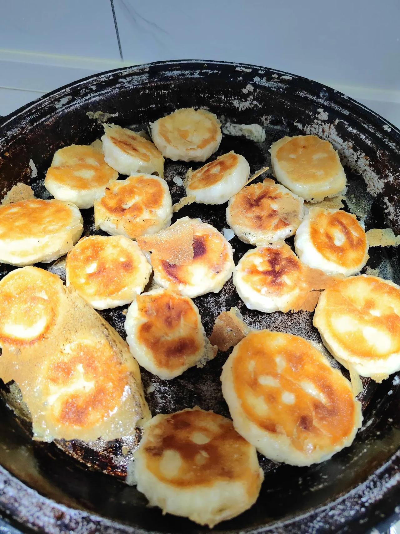 家人们 家人们
我们在追求美食的道路上
不一定拥有的是八大菜系
也可以是小米粥配