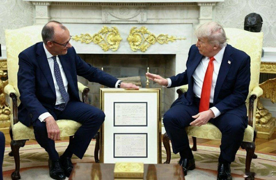 【默茨批评新版美国国家安全战略报告：美国没必要来拯救欧洲的民主】12月9日，德国