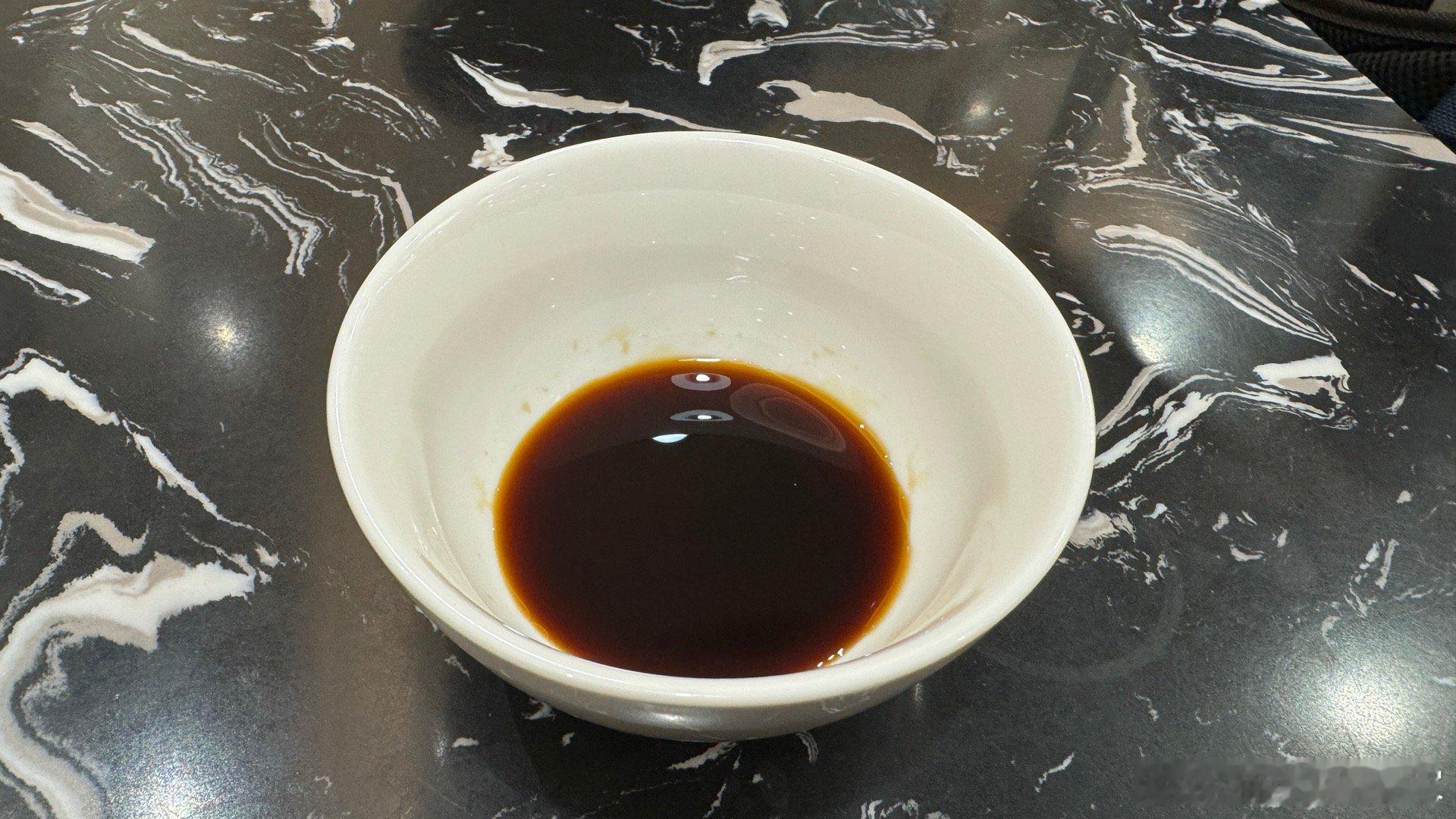 又出差喽～首都机场T3早班机的早餐～给大家介绍一个我超爱的美食[坏笑]这是我“从