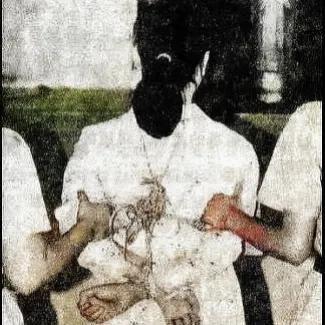 1991年6月，刘伊平被押赴刑场前，留下的一张老照片，此时此刻她已经被绑上了法绳