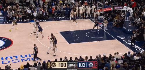 中路突破空篮上进~！！ 