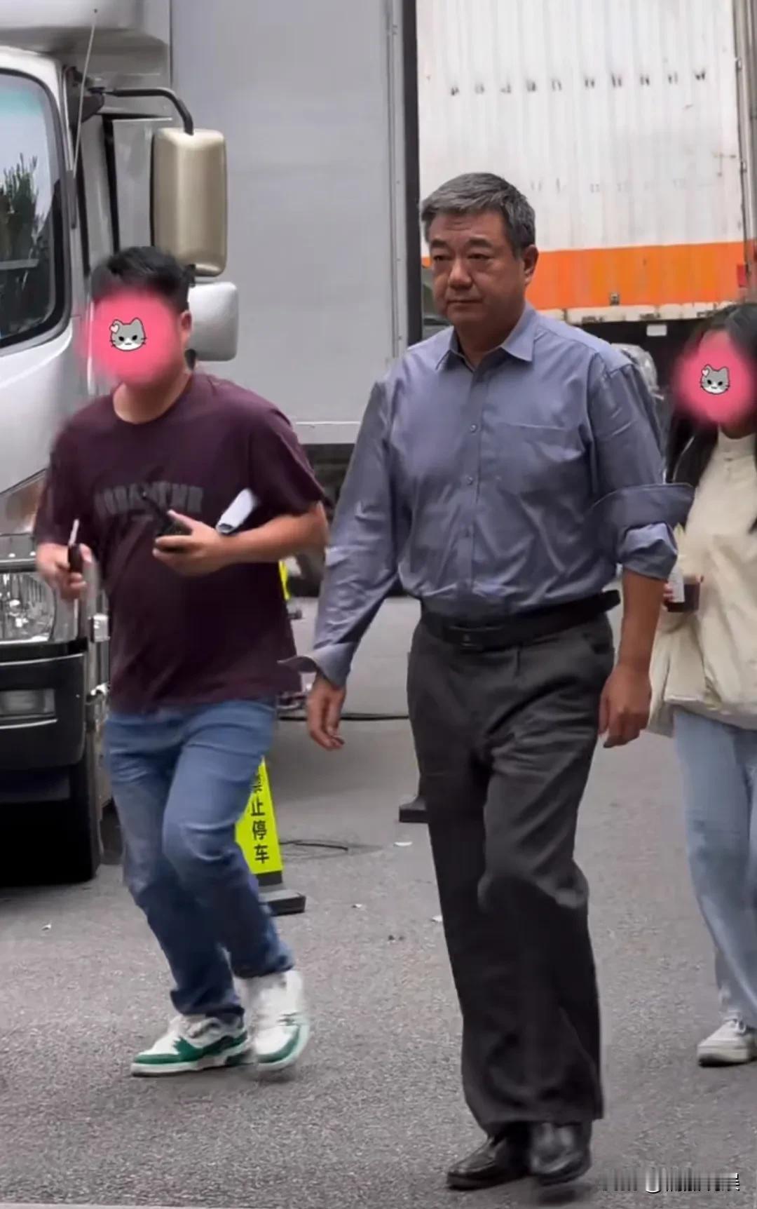 还记得这位演员吗？
这硬汉气质被他拿捏的死死的，正气凛然的压迫感扑面而来啊！
5