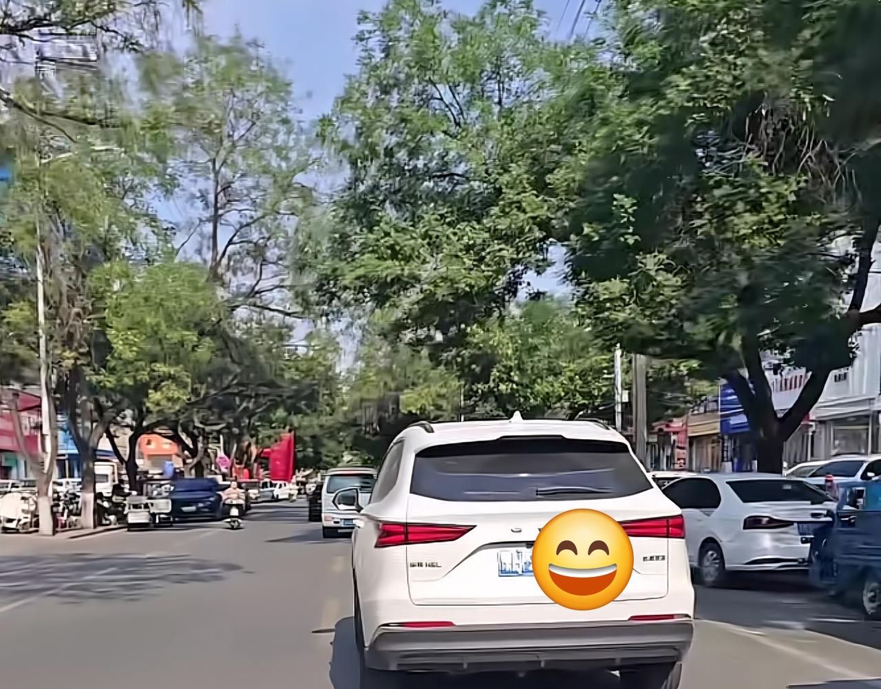 邹平老少爷们看！黄山二路不挤了

今门儿我开车打黄山二路走，心里那叫一个舒坦。搁