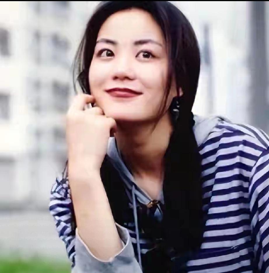 李亚鹏直言王菲是满分妈妈！外界误解太多，真相令人动容
 
不少人因抽烟、打牌等标
