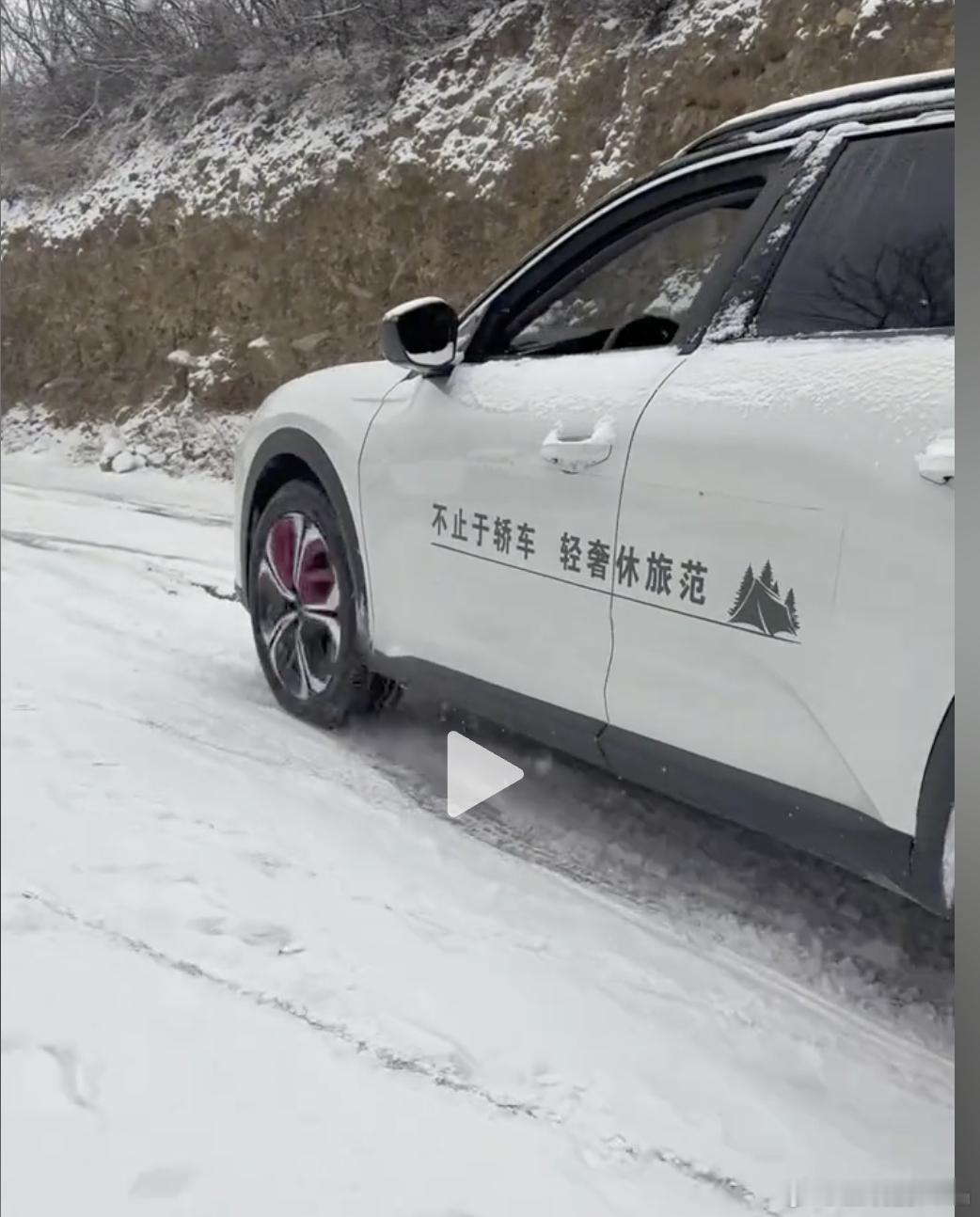 这段时间我建议大家不要上抖音不然你会看到我一直很爱的两个品牌无限刷存在感就是几乎