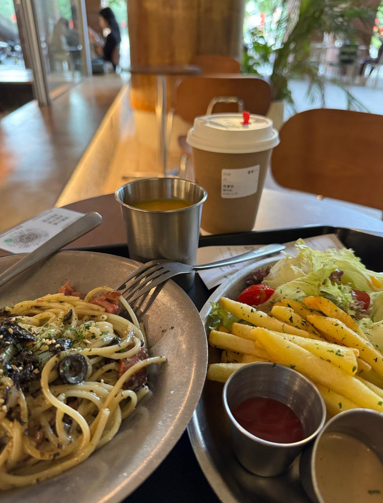 小众[爱慕]高校美丽简餐🌟
📍广州 Canteen Coffee Bar
上