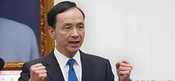 中国大陆要清醒了，台湾只要有马英九，朱立伦，郑丽文，想实现和平统一，有点难，这三