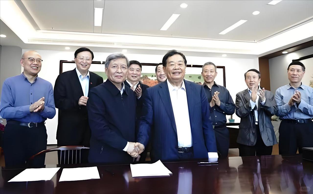 。
 
它的优势，很利于出人才
 
1. 定位精准，对准国家紧缺赛道
定位于新型