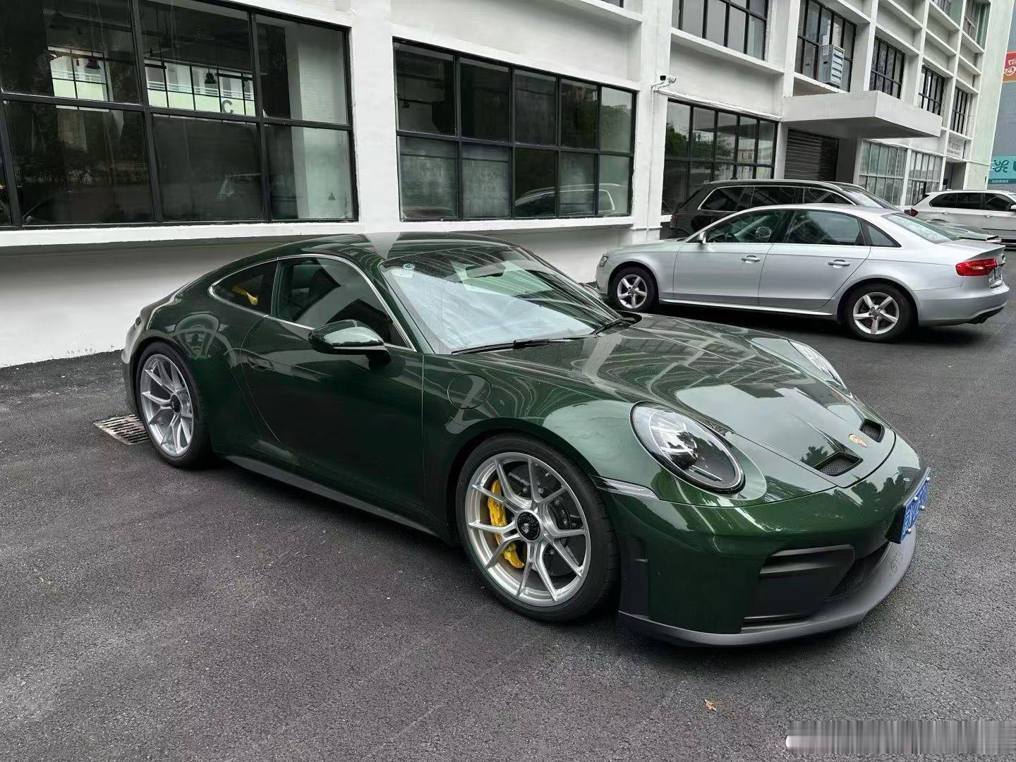 保时捷992 GT3 Touring 橡树绿，26年750km准新车/中规，传递