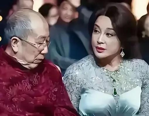 年龄段不同的男人，喜欢的女人也不一样。不要以为，所有男人都喜欢年轻女人。
过了5