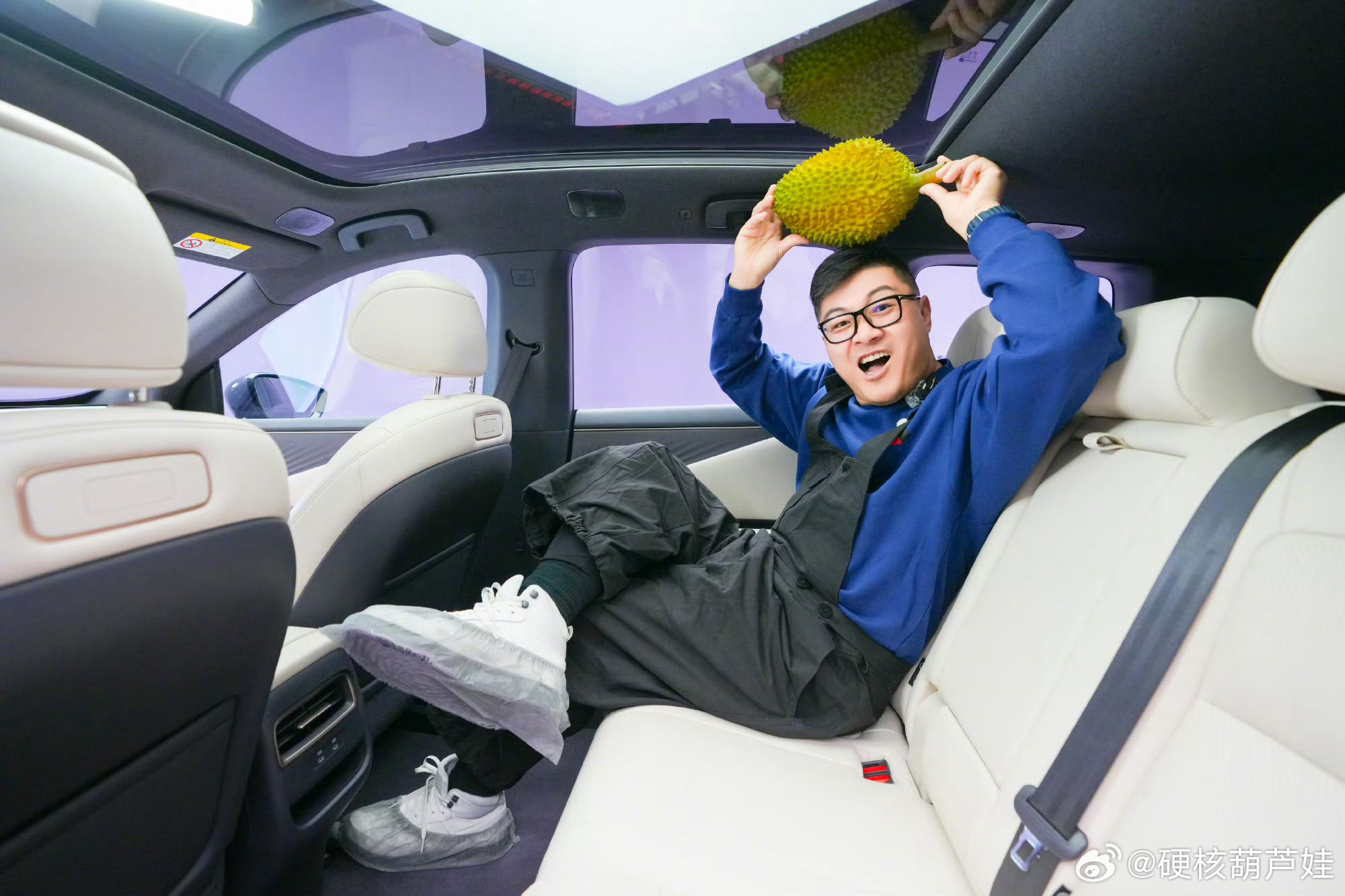 NX8顶流空间百试可乐东风日产NX8：20万级大五座SUV，空间大到“百试可乐”