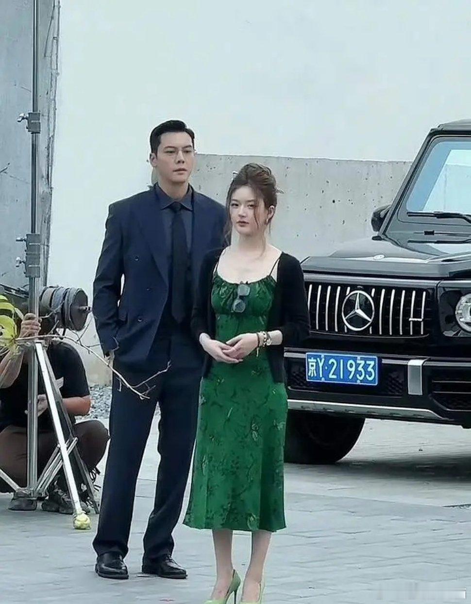 这高颅顶让赵露思的比例更虐了 ​​​