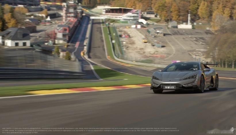 刷到仰望U9登陆《GT7》的消息，还是挺感慨的。作为首款入选这款“数字赛道标杆”