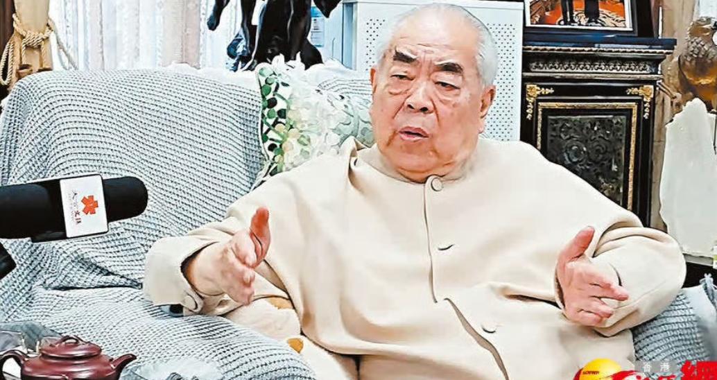 8 月 17 日，从与画家范曾亲近的朋友那得知，87 岁的他一切安好，正闭门写书