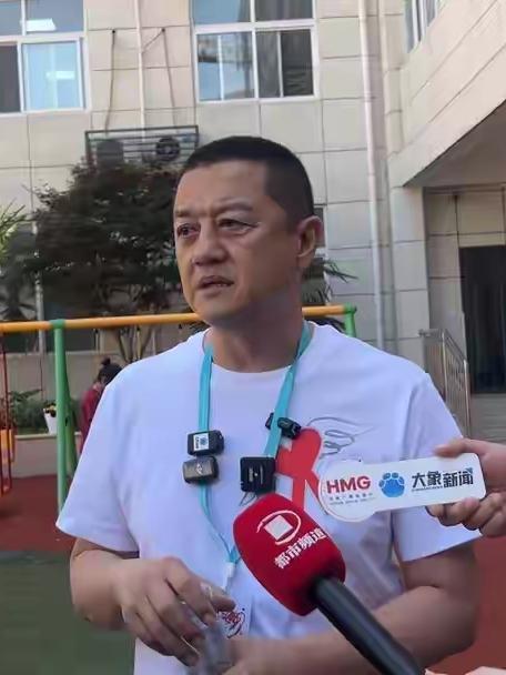 李亚鹏现身河南公益现场，正面回应嫣然医院新址及运营现状，心态终于放平
 
5月9