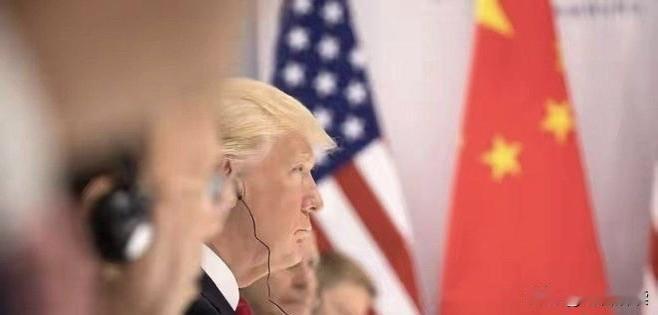 一、格局层面：多极化加速，中国成“必选项”

• 过去：世界主线是美西方主导、美