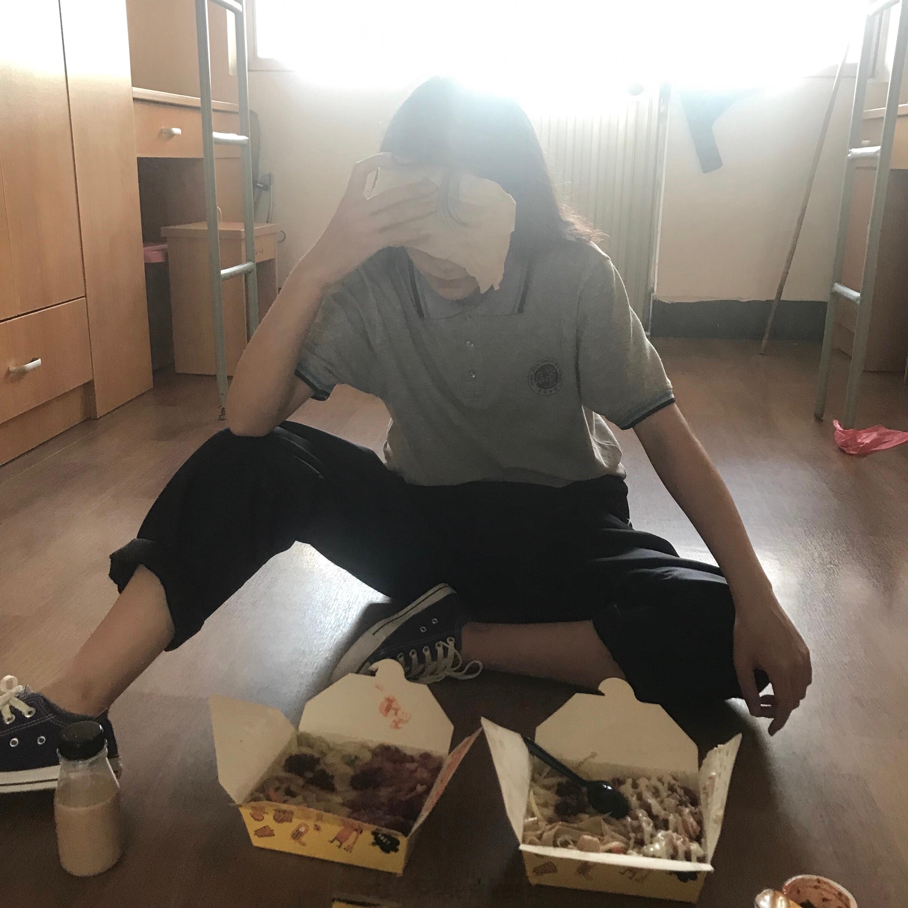 就有点想学校的伙食  ​​​