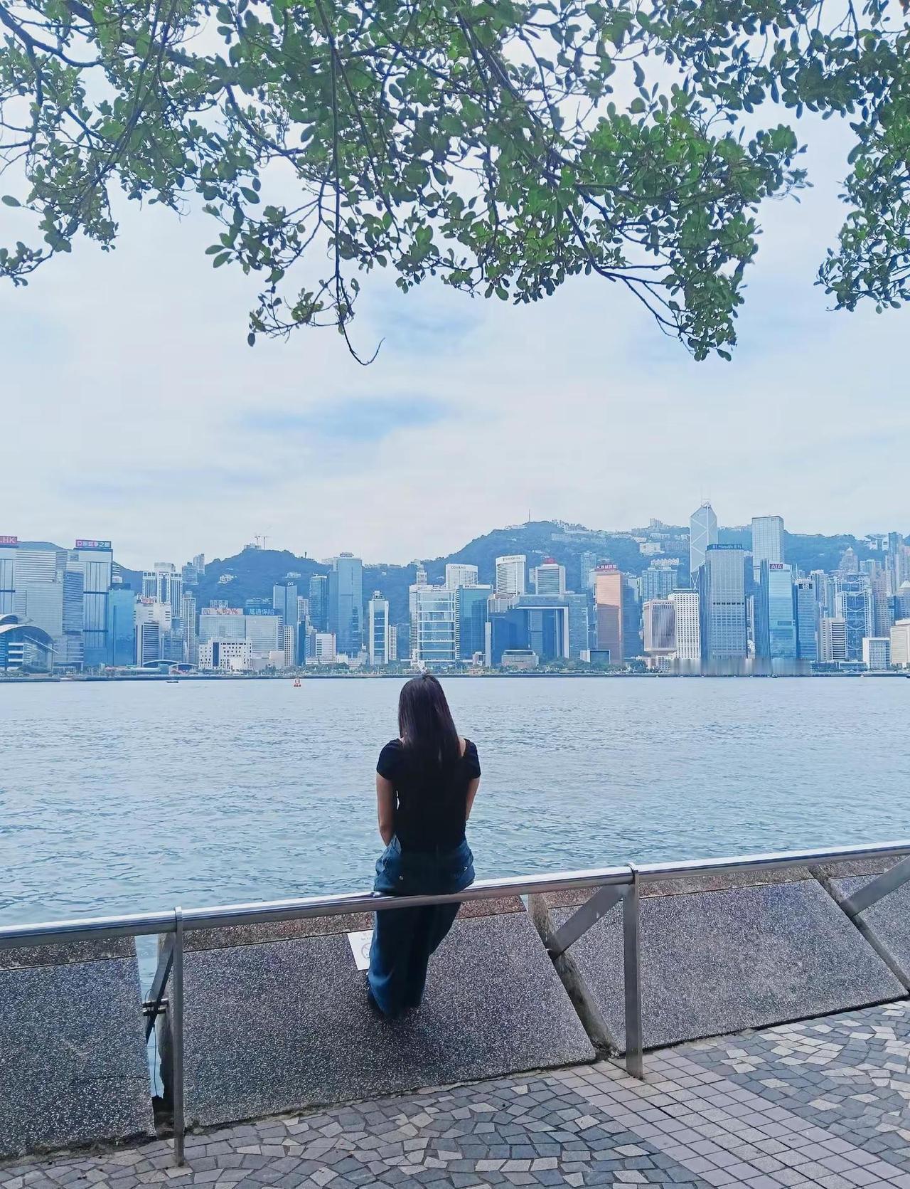 刘德华手印摸了香港星光大道明星手印 @抖音小助手