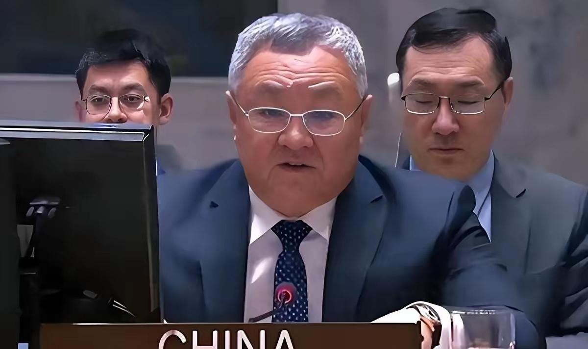 美国在赌，中国也在赌，美国赌中国不敢武力统一台湾，不敢打日本，而中国则在赌美国不
