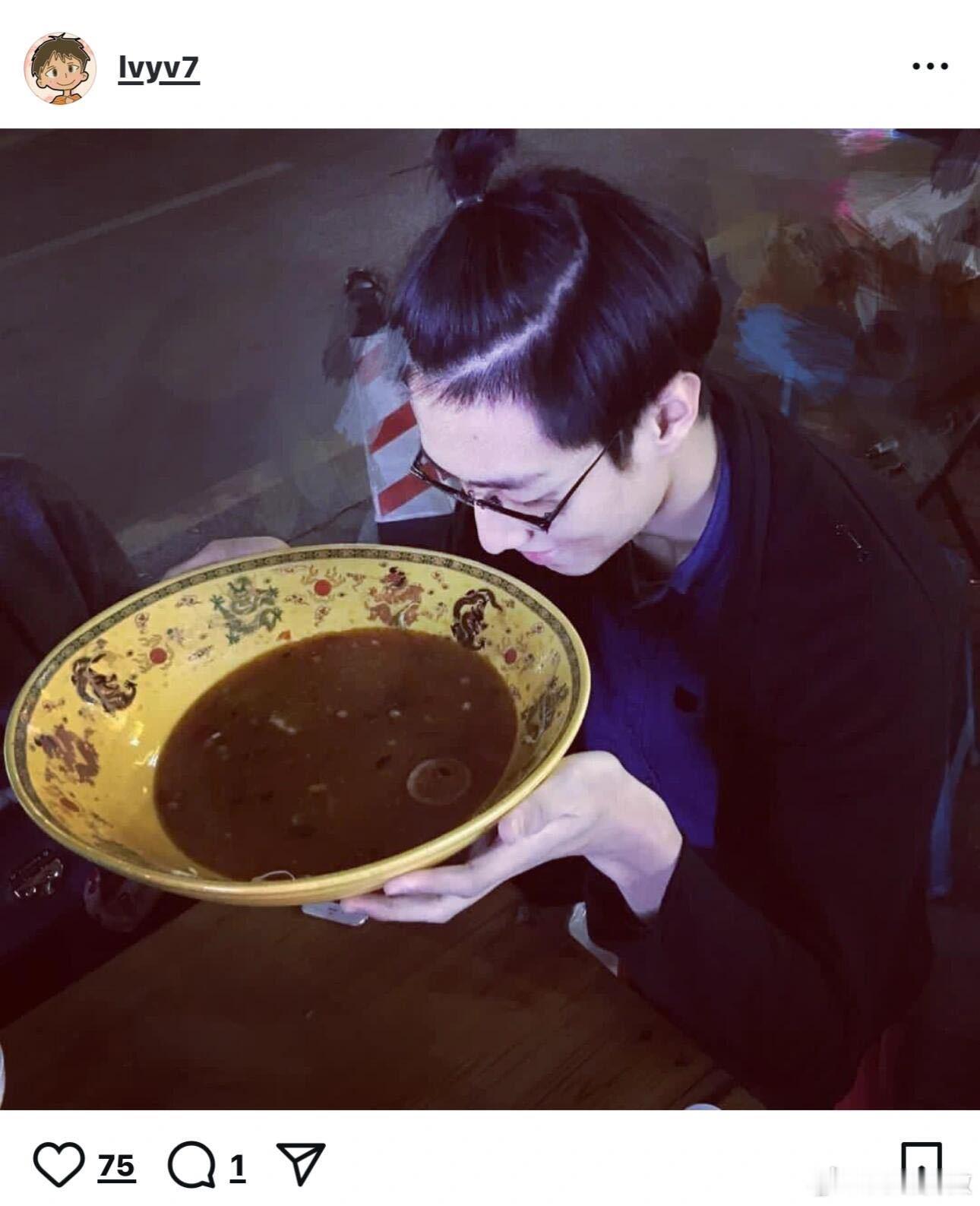 陈靖可好有活人感一人陈靖可古早的权威我后知后觉 陈靖可的权威感，是从早期一直延续