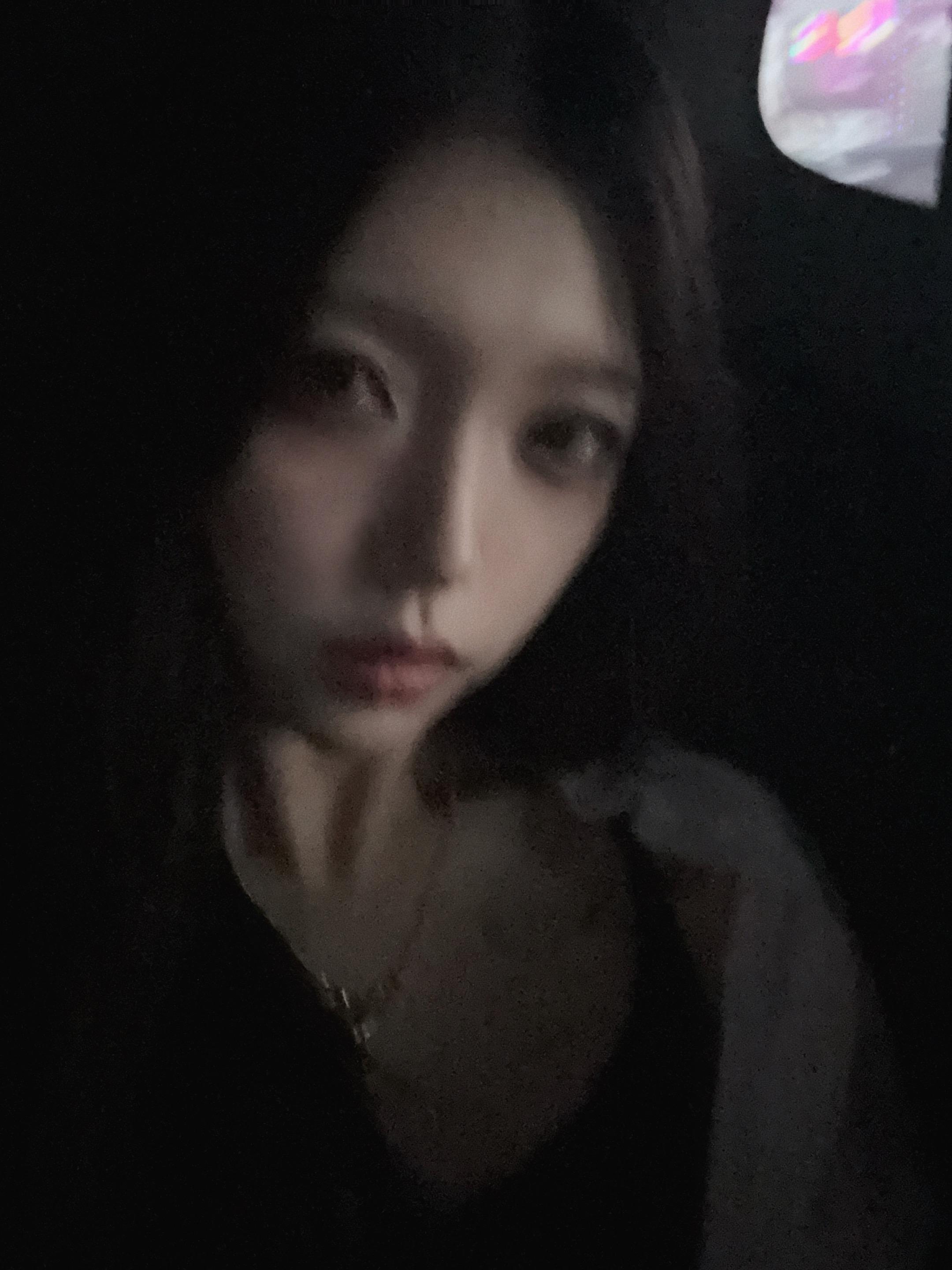 倘若你只是我生命中的过客 那向你索求太多 确实是我的错