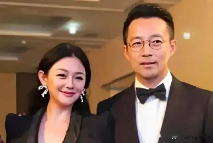 互撕！大s终于开始回击了！发了一篇长文回击前夫的种种行为。

还曝出汪婚内先出轨
