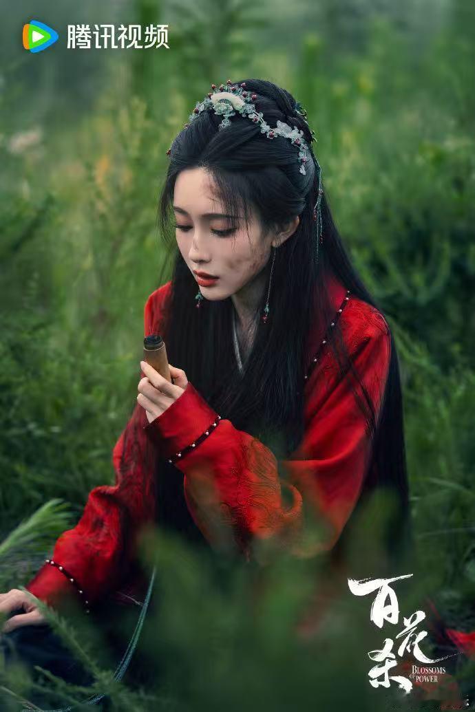何与是不是住孟子义房车上了不造谣不传谣！何与孟子义全程保持工作搭档距离，住宿、休