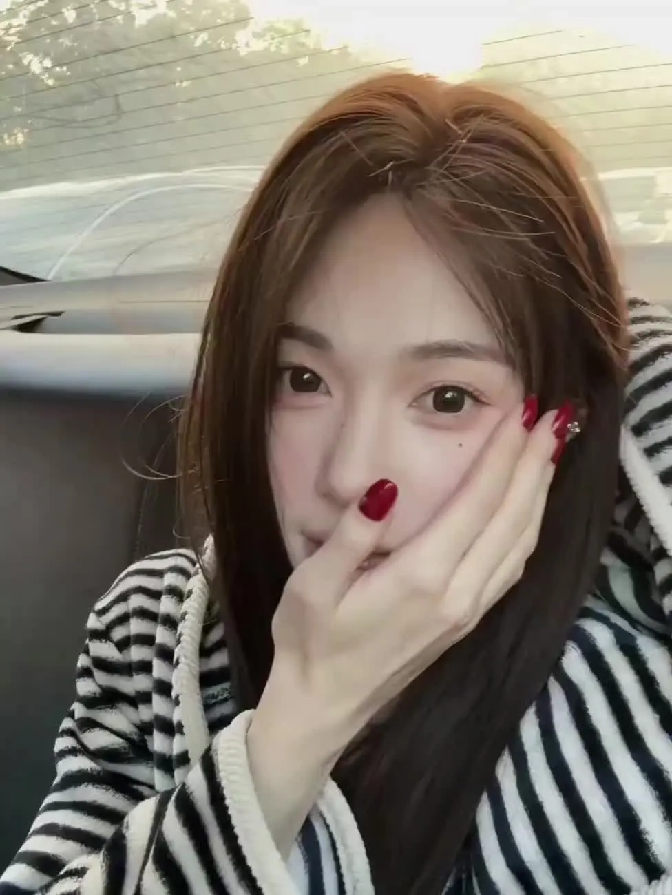 我知道 我不能让向北的人陪我往南走 所以接下来 我会更好的生活.