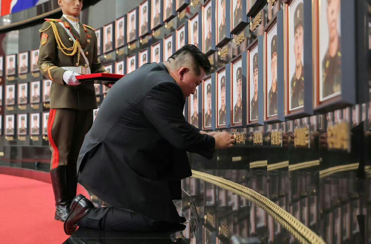 1.1万朝鲜军队在库尔斯克大战4个月，阵亡至少在2000人以上。现在，朝鲜库尔斯
