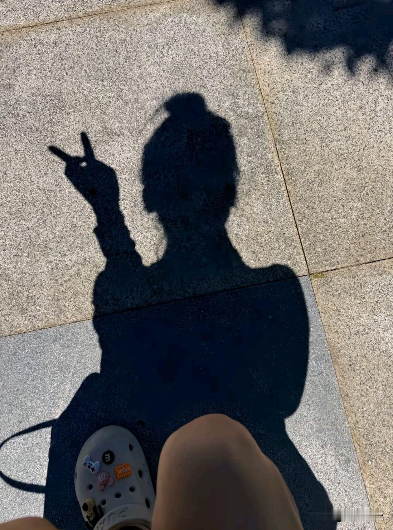 ✌🏻周4️⃣啦
         🥨常快乐
                