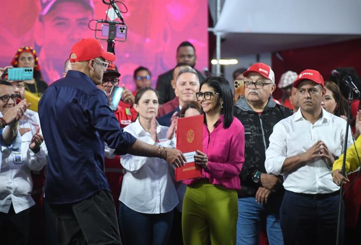 美国官员：已把首批5亿美元的石油销售款，全部返还给委内瑞拉！怪不得委内瑞拉代总统