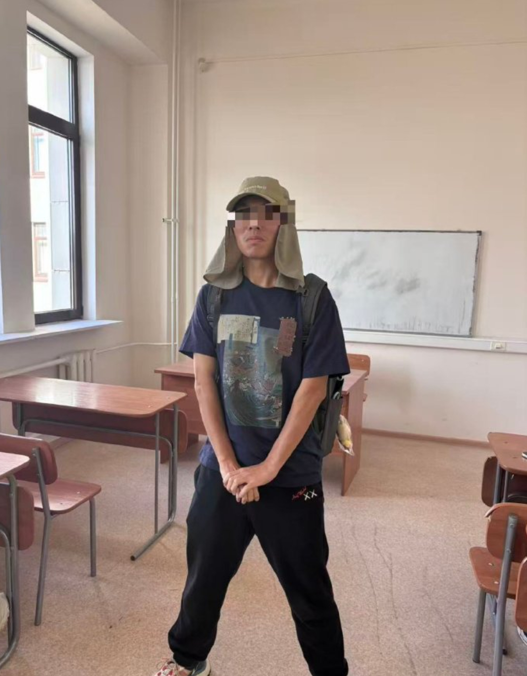 莫大披旭日旗留学生早有劣迹 理解不了，似乎也难以给实质性的惩罚 ​​​​