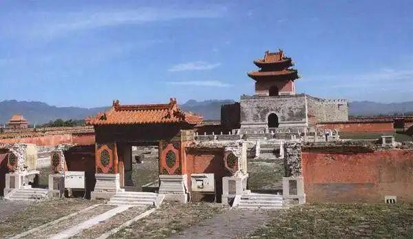 河北省小山村里竟藏着清朝皇陵，康熙、乾隆葬身于此

河北承德的群山褶皱里，藏着个