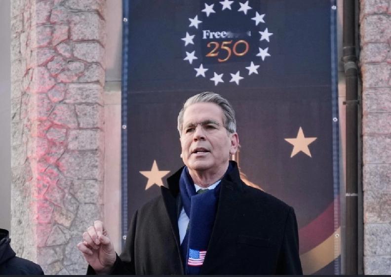 美国财政部长贝森特称，欧洲国家就格陵兰问题，针对特朗普威胁加税采取报复关税的行为