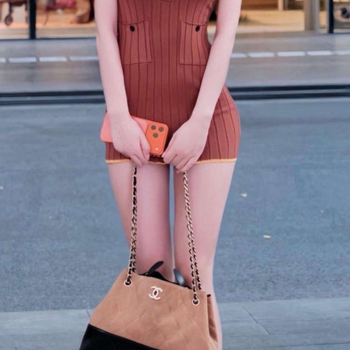 估计彩礼没少给，房子、车子。

这是不这是不是得退彩礼？

假如男方不在乎有没有