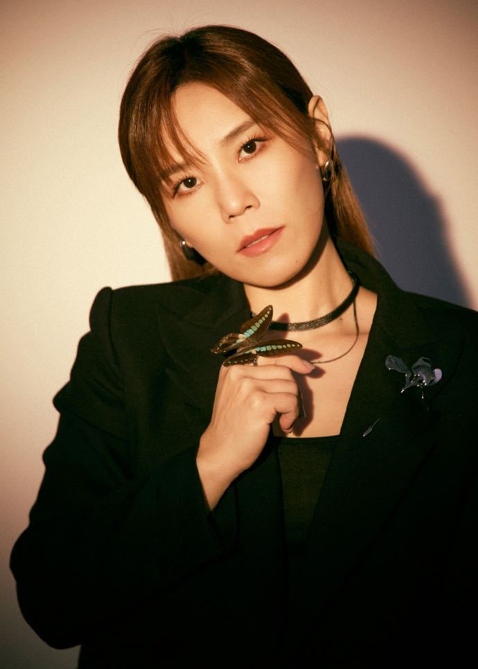 李佳薇直播抢票 能亮巡回演唱会广州站终于开票了！看着李佳薇的直播抢票真的太幸福了