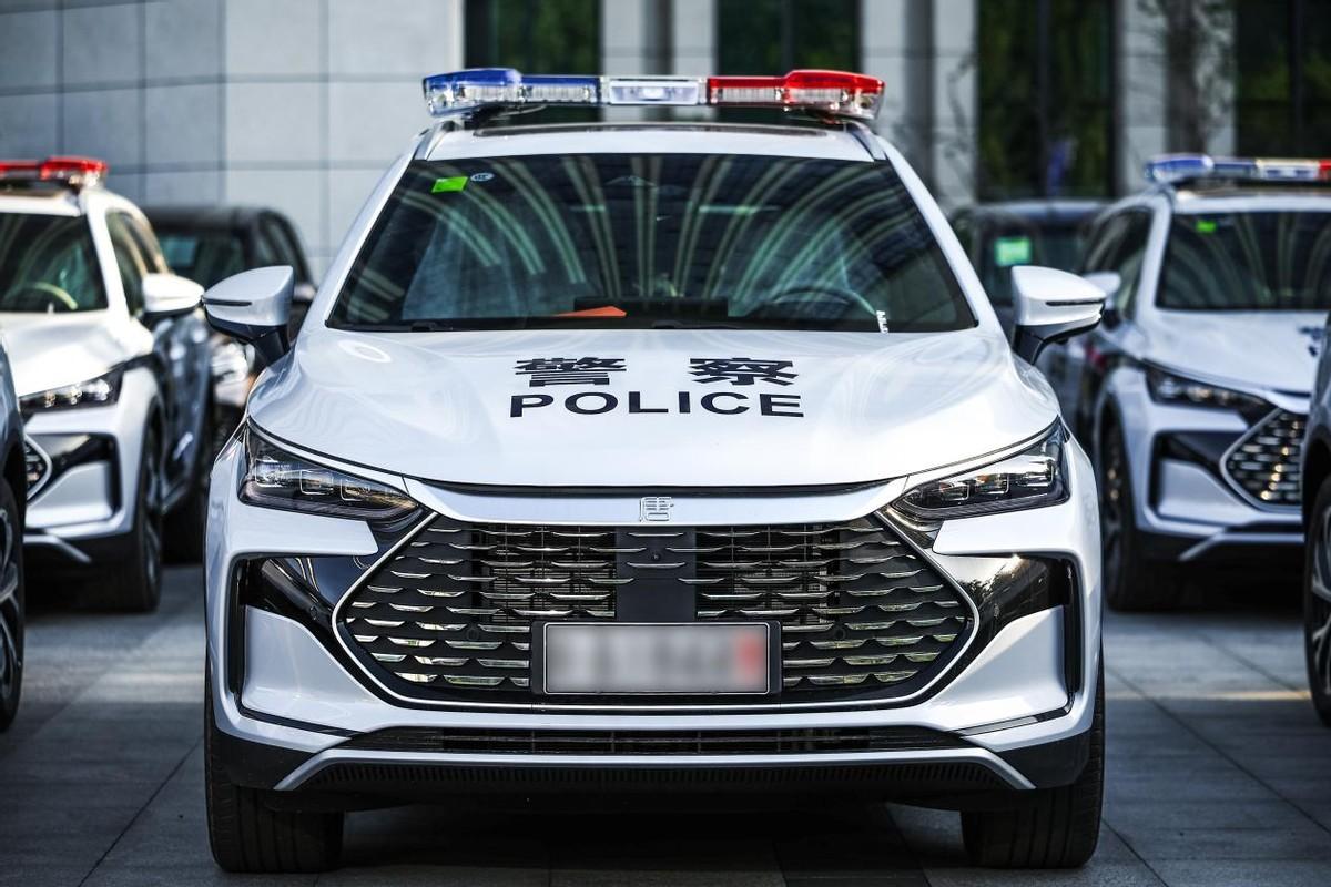 警务车从合资换成国产新能源，比亚迪凭硬实力出圈

如果你细心看会发现街上的警车变