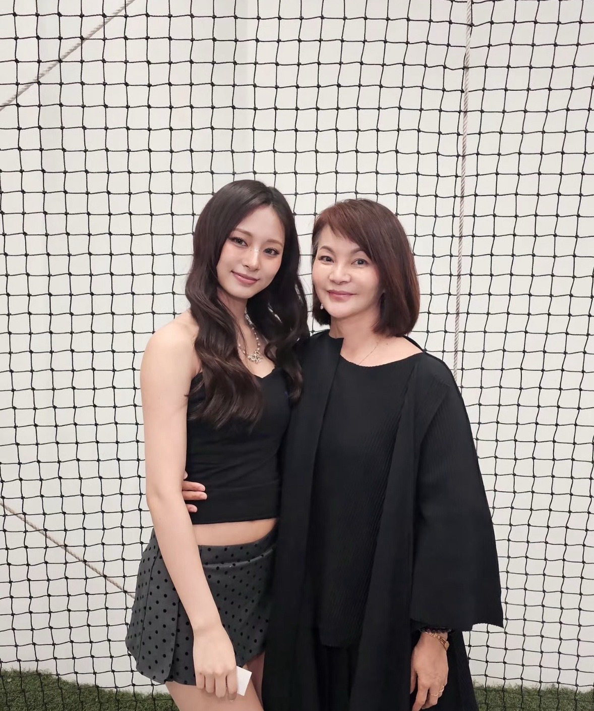 有人说许光汉和周子瑜在一起了🍉，之前许光汉还和周子瑜妈妈合影过，都发展到见家长