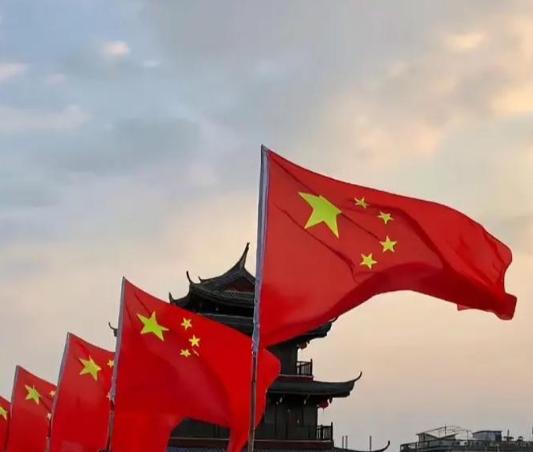 俄罗斯发出警告：战争一旦爆发，中国将被美西方联盟全方位围攻，不过对中国最危险的不