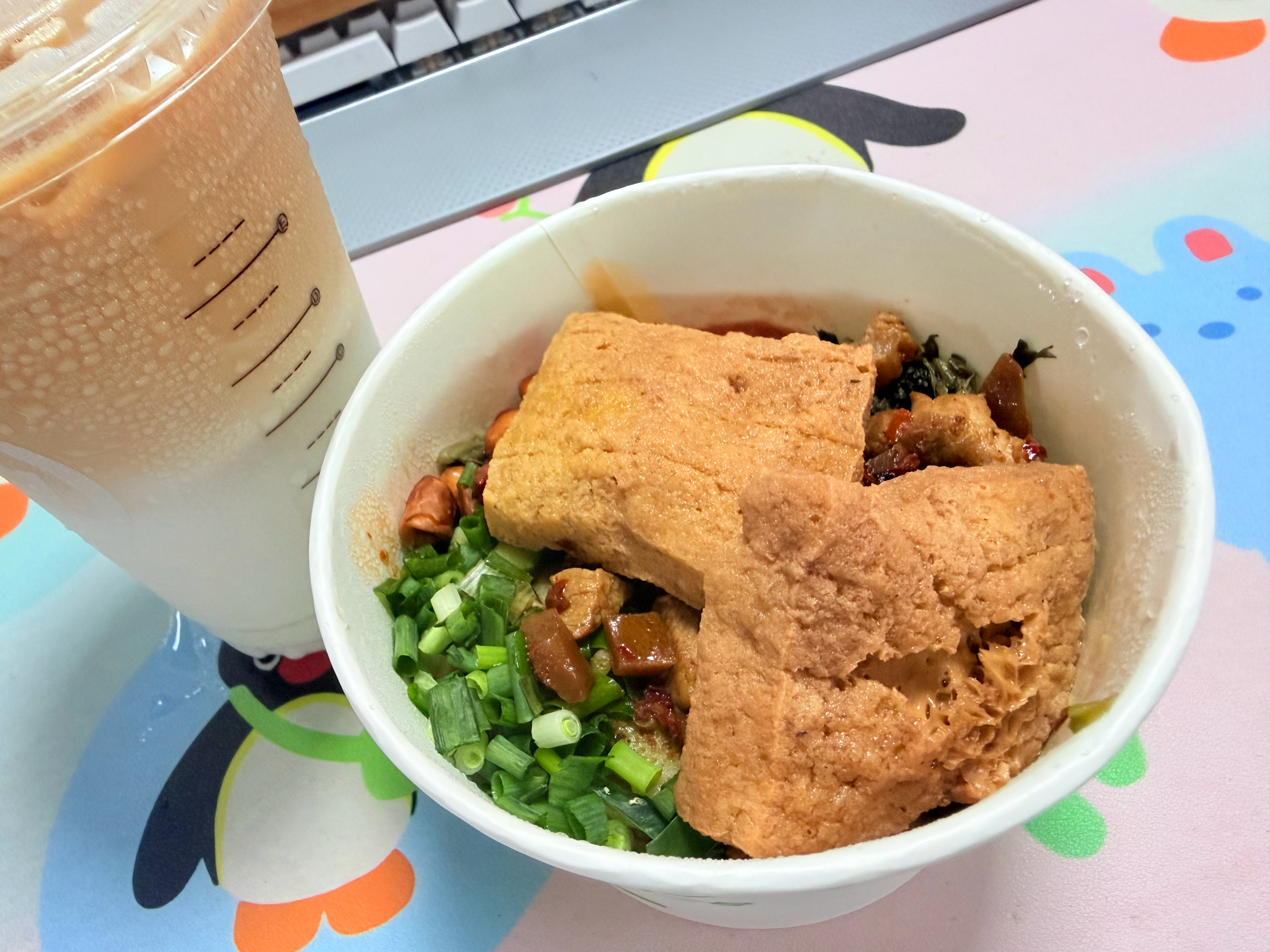 小猴呆の废话真多 好忙的一早上，我的肉丁面都没有好好享受，断续吃了一个小时 贵阳