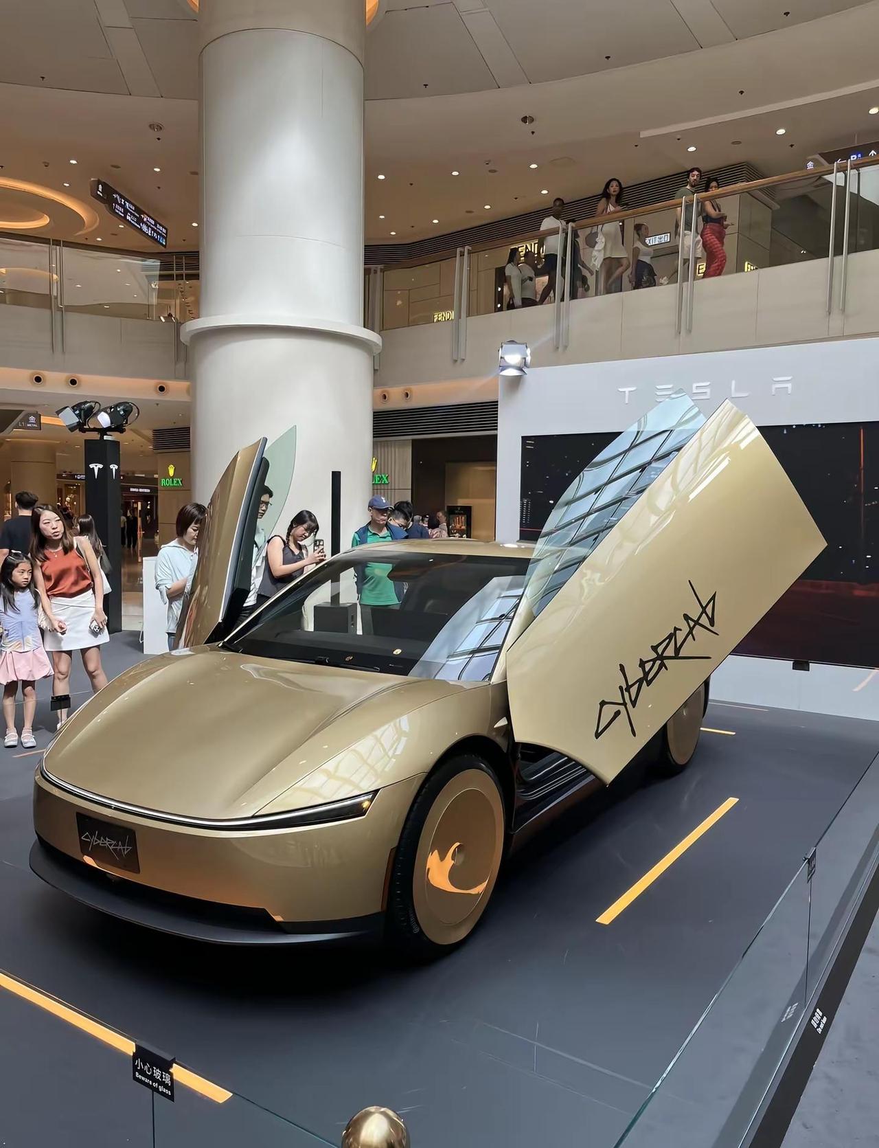 鎏金的方舟 驶出旧的时代。cybercab 令人心动的车 马斯克 特斯拉