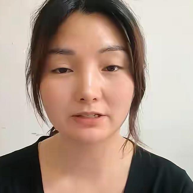 2025年11月11日，“蛇蝎继母”许金花被执行死刑的消息炸开了锅，全网欢呼的同